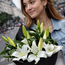 Ramo en Cono de Liliums