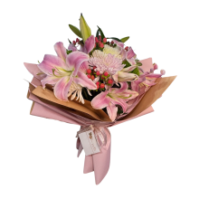 Ramo en Cono de Liliums Rosados mas Flores a Tono