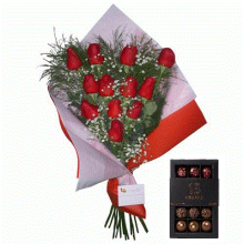 Ramo por 12 Rosas Importadas Mas 15 Bombones