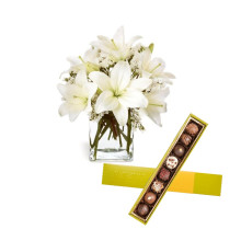 Cubo Con Liliums Mas Trufas